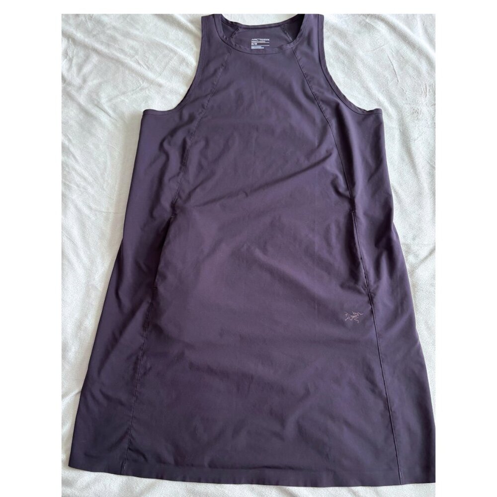 Arc'teryx Women’s Contenta Shift Dress Dimma (black purple plum) Medium